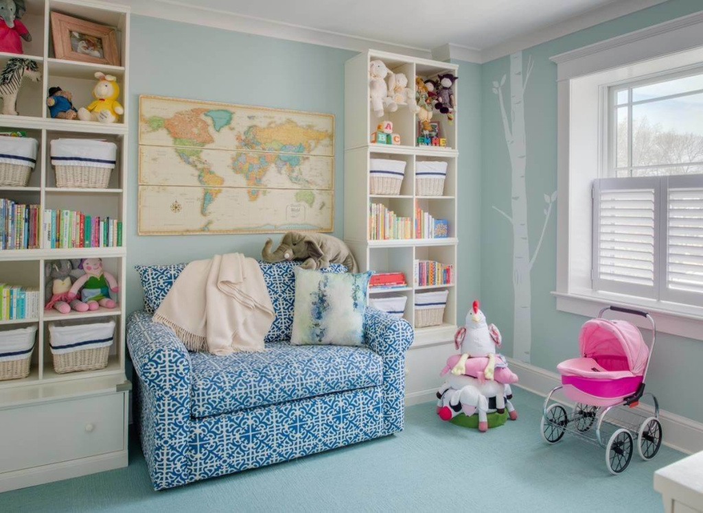 Диван в детской комнате