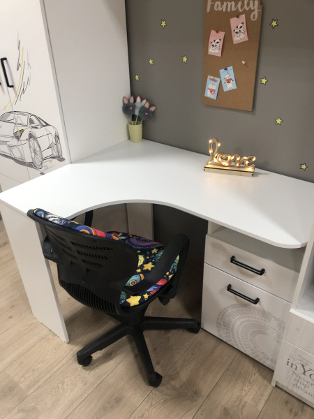 Стол угловой коллекции Престиж (с принтом) от Династия Kids